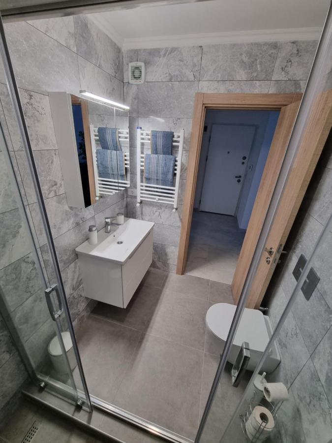 Breeze Studio Apartment Mamaia Bagian luar foto