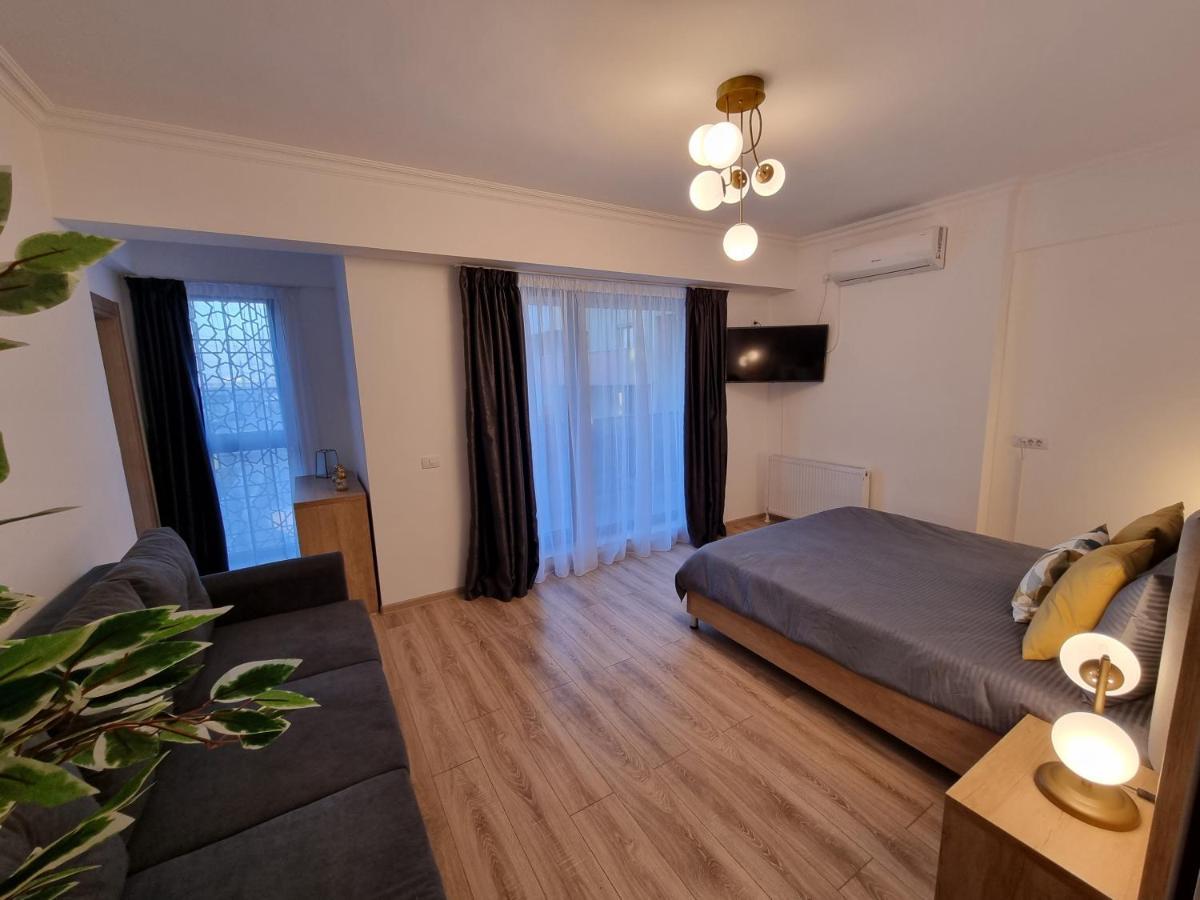 Breeze Studio Apartment Mamaia Bagian luar foto