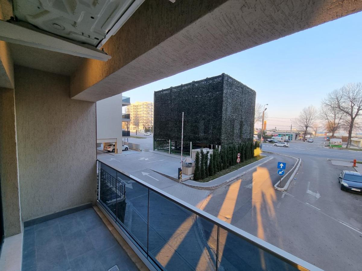Breeze Studio Apartment Mamaia Bagian luar foto