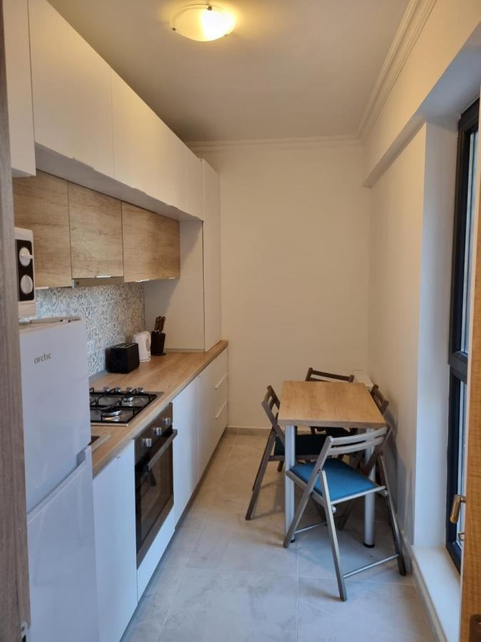 Breeze Studio Apartment Mamaia Bagian luar foto